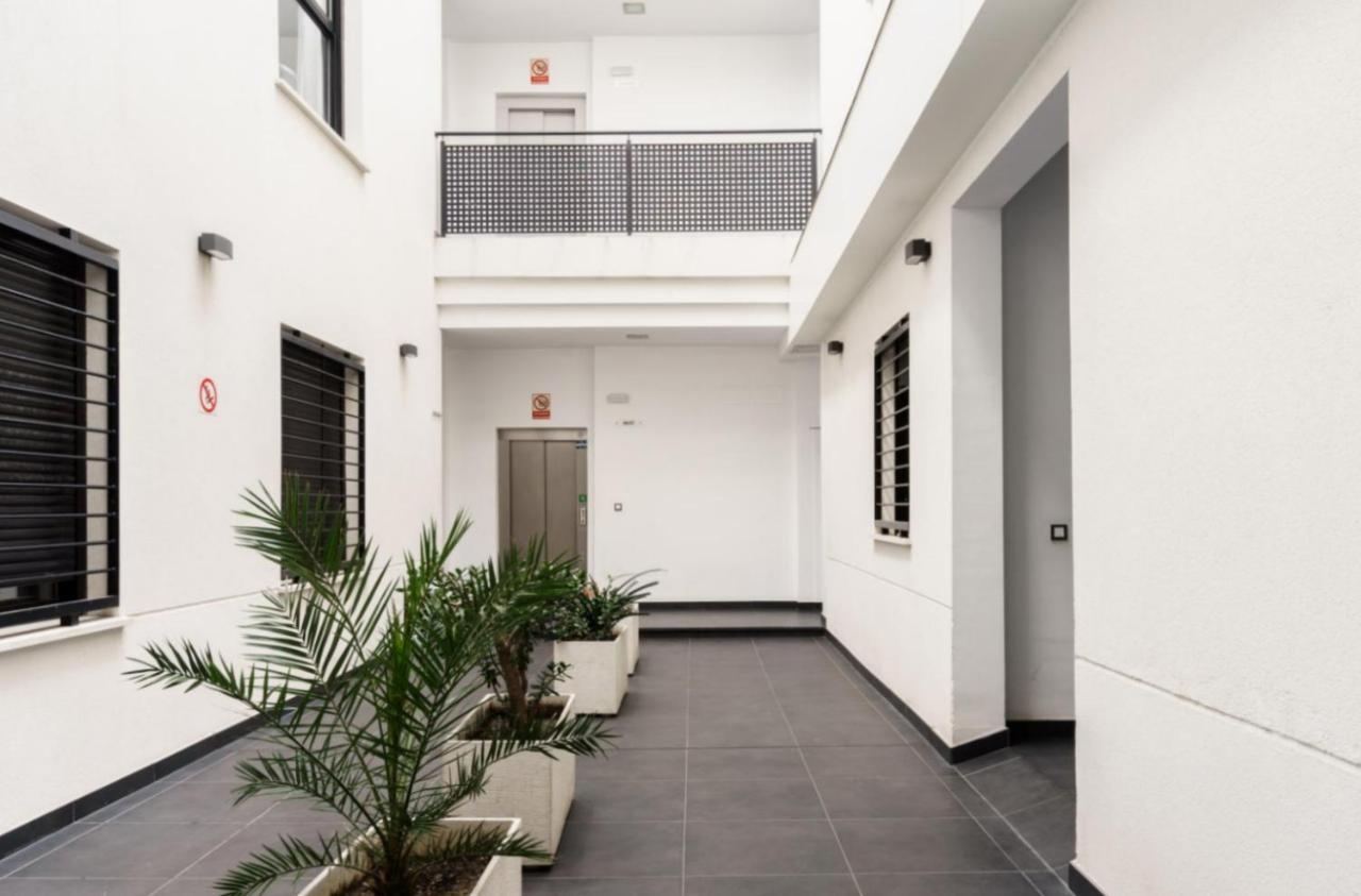 Family Apartment Patio&Swimming Pool In Center มาลากา ภายนอก รูปภาพ
