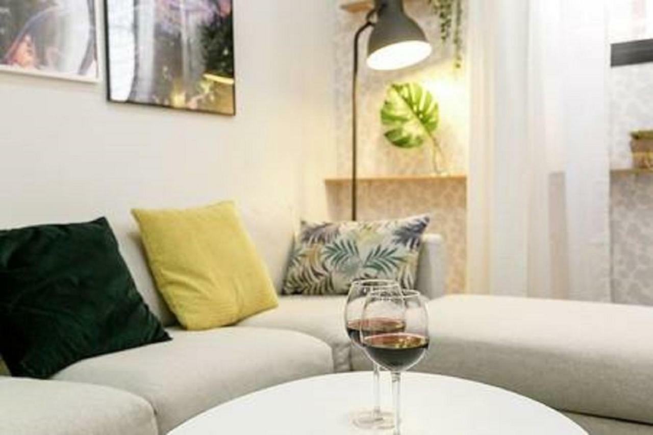 Family Apartment Patio&Swimming Pool In Center มาลากา ภายนอก รูปภาพ